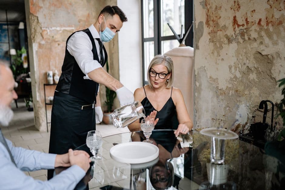 Waiter-led service moments